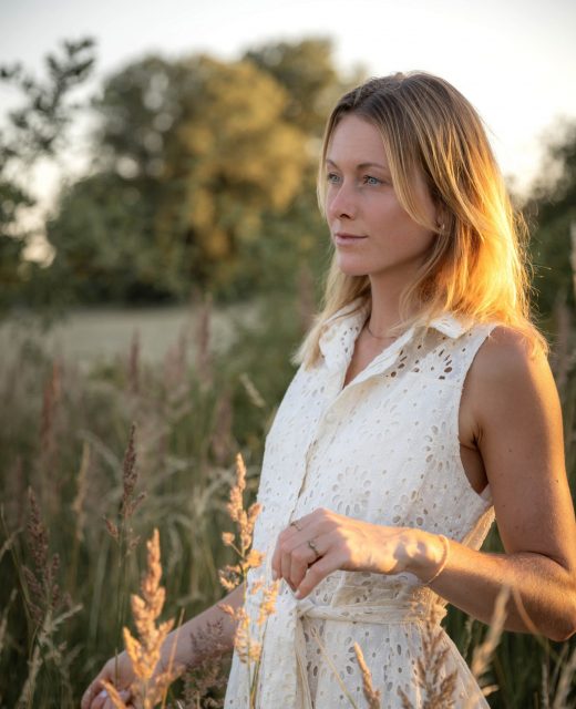 Person reflektiert über Lebenssituation